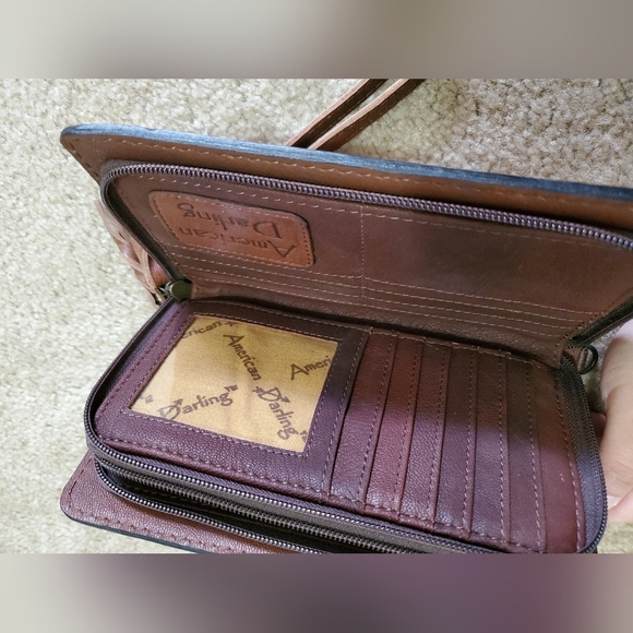 Dodi Jo's Handmade Leather Wristlet/Crossbody Sunflower Wallet - Picture 9 of 15